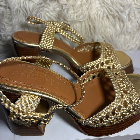 Souliers Martinez - CHEYENNE Gold Woven Leather Platform Sandals - Picture 6 of 15